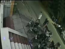 रामपुरः बदमाशों ने फ्लिपकार्ट गोदाम से लूटे लाखों रुपये, सीसीटीवी में कैद हुई वारदात