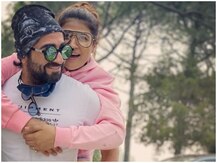 Wedding Anniversary: आयुष्मान खुराना ने शादी की सालगिरह पर पत्नी ताहिरा को खास तस्वीर शेयर कर दी बधाई