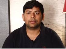 IAS Success Story: बुंदेलखंड के छोटे से गांव के किसान का यह बेटा कैसे बना IAS अधिकारी, जानें