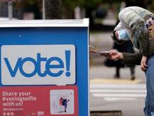 US Presidential Election: चुनाव से पहले अमेरिका में तनाव का माहौल, लोग अपनी सुरक्षा के लिए खरीद रहे हैं गन