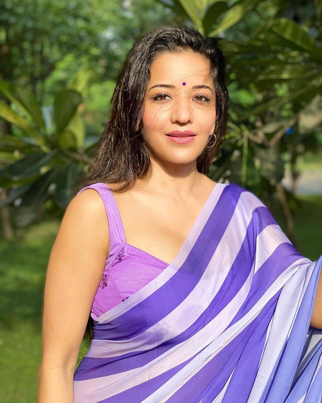 Bhojpuri Song: मोनालिसा ने अपने इस अलग अवतार से मचाया धमाल, लोगों को खूब पसंद आ रहा गाना