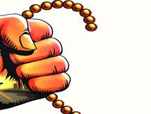 वाराणसी की गलियों में चेन स्नैचरों का आतंक, पुलिस बेबस, सरेआम दे रहे वारदातों को अंजाम