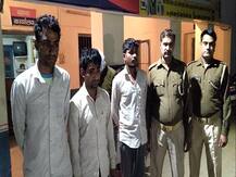 मेरठ की सर्विलांस टीम ने फेसबुक, व्हाटसअप पर दोस्ती करके ब्लैकमेलिंग करने वाले गिरोह का भंडाफोड किया