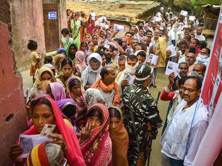 बिहार चुनाव: दूसरे चरण में 94 सीटों पर 54.05 प्रतिशत मतदान, 1463 प्रत्याशियों की किस्मत EVM में कैद
