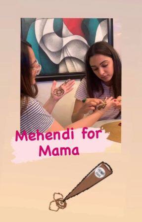 Karva Chauth 2020: राज कुंद्रा ने पत्नी शिल्पा शेट्टी संग शेयर किया मीम, कियारा अडवानी ने मां को लगाई मेंहदी