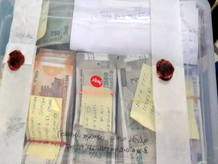 गोरखपुर: लूट की वारदात ने खोला राज, फर्जी स्‍टाम्‍प पर विदेश भेजने वाले चार आरोपी और तीन लुटेरे गिरफ्तार