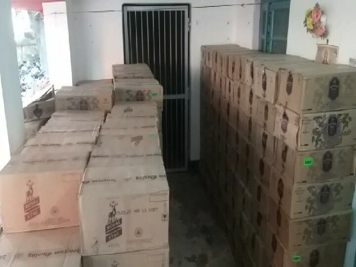 बिहार: चुनावी सरगर्मी के बीच पुलिस ने 50 लाख रुपये की शराब की जब्त, गुप्त सूचना के आधार पर की कार्रवाई