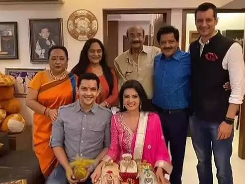 आदित्य नारायण की नई ज़िंदगी की हुई शुरुआत, सामने आई रोके की फोटो, जानिए कब है शादी आदित्य नारायण की नई ज़िंदगी की हुई शुरुआत, सामने आई रोके की फोटो, जानिए कब है शादी