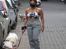 ग्रे जिम वियर में Malaika Arora मुंबई की गलियों में हुईं स्पॉट, फोटो हुई जमकर वायरल