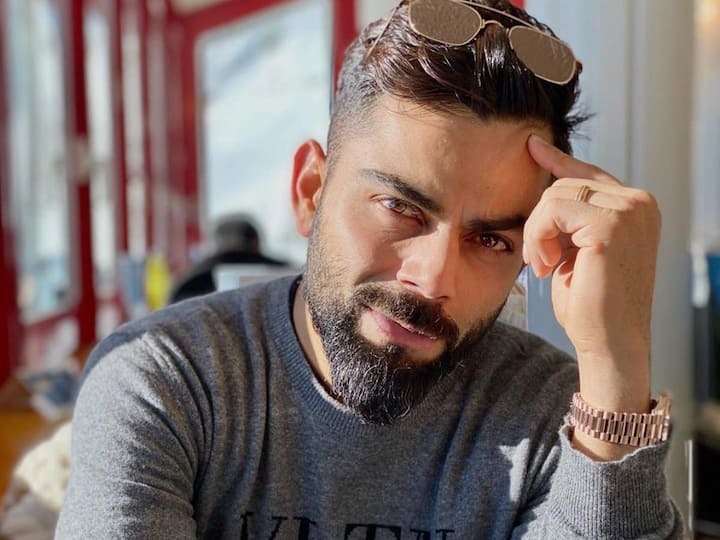 विराट कोहली- टीम इंडिया के कप्तान विराट कोहली की दाढ़ी रखने की स्टाइल ‘नो शेव नवंबर’ के आपके संकल्प को पूरा करने में मदद कर सकती है. विराट जैसी दाढ़ी के लिए आपको हेयर ग्रोथ के साथ ही इसकी प्रॉपर कटिंग और मेंटेनेस का विशेष ध्यान रखना होगा.