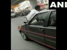 पुणे: कार को रोकना ट्रैफिक पुलिस के जवान को पड़ा भारी, ड्राइवर ने 1 किलोमीटर तक बोनट पर घसीटा