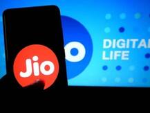 रिलायंस Jio ने दिया ग्राहकों को तोहफा,आज से दूसरे नेटवर्क पर डोमेस्टिक वॉयस कॉल फ्री