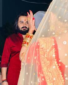 In Pics: बेटे के जन्म के बाद सपना चौधरी ने पति वीर संग मनाया करवाचौथ, बढ़े वजन में सामने आईं ऐसी तस्वीरें