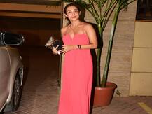 बैकलेस गाउन में Malaika Arora का दिखा ग्लैमरस अंदाज, Kareena Kapoor Khan के घर के बाहर हुईं स्पॉट