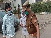 मेरठ: डेढ़ महीने से लापता युवती के परिजनों ने एसएसपी ऑफिस पर की आत्मदाह की कोशिश