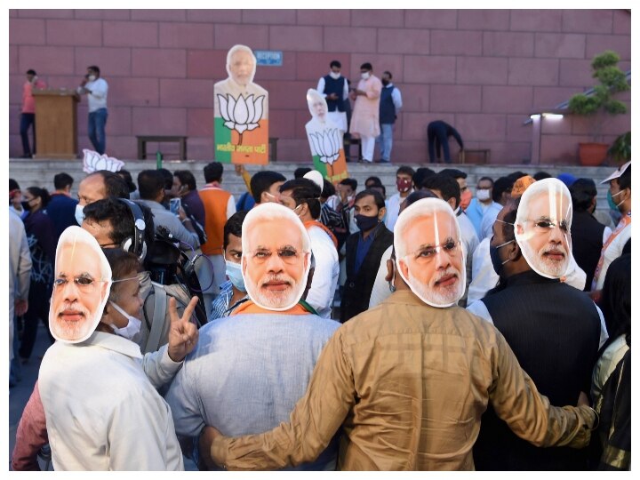 BJP got a shock in Delhi assembly elections beginning of the year now victory in Bihar and bypolls on Diwali साल के शुरुआत में दिल्ली में बीजेपी को लगा झटका, अब दिवाली पर बिहार में फूटा जीत का पटाखा