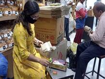 गोरखपुर: दिवाली से पहले मिठाई की दुकान और गोदाम पर छापे से मचा हड़कंप, मिली खामियां