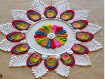 Diwali 2020 : इस दिवाली घर पर बनाएं खूबसूरत ट्रेंडी रंगोली, देखें लेटेस्ट डिजाइन्स