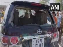 पश्चिम बंगाल बीजेपी चीफ दिलीप घोष को दिखाए गए काले झंडे, काफिले पर पथराव