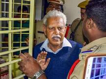 बॉम्बे हाई कोर्ट ने निजी अस्पताल के डॉक्टरों से वरवर राव की जांच कराने का आदेश दिया