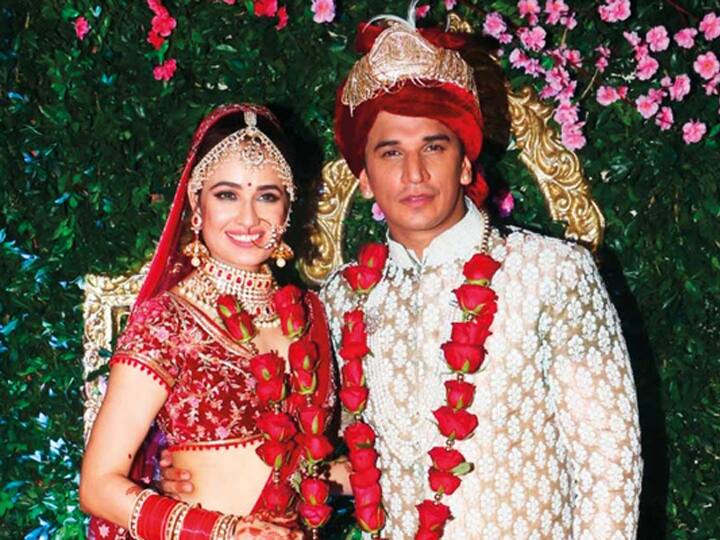 'बिग बॉस 9' प्रिंस नरुला और युविका चौधरी की मुलाकात बिग बॉस के घर में हुई थी. शो के दौरान प्रिंस ने सभी घरवालों और दर्शकों के सामने टीवी पर ही युविका को प्रपोज किया था जिसके बाद से दोनों एक दूसरे को डेट करने लगे थे.