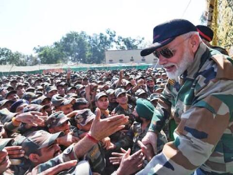 लोंगेवाला बॉर्डर की क्या है अहमियत... जहां पीएम मोदी गए दिवाली मनाने लोंगेवाला बॉर्डर की क्या है अहमियत... जहां पीएम मोदी गए दिवाली मनाने