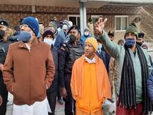 केदारनाथ धाम पहुंचे सीएम योगी आदित्यनाथ, दर्शन-पूजन करने के बाद किया ये काम