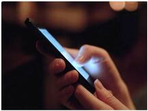 मोबाइल फोन से भी आप पड़ सकते हैं बीमार! खतरे से बचने के लिए ऐसे करें डिसइंफेक्ट