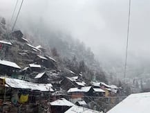 उत्तराखंड में बदला मौसम का मिजाज, ऊंचे पहाड़ी क्षेत्रों में हुई बर्फबारी, बढ़ी ठंड