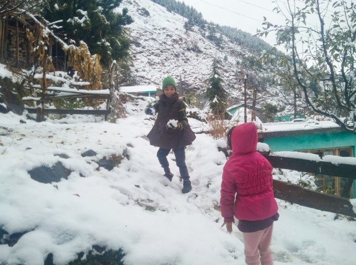 Best Winter Snowfall Places In India Manali Shimla Sikkim Auli Sonmarg Snowfall Destination: सर्दियों में बर्फबारी का मज़ा लेना है तो बना लें इन जगहों पर घूमने का प्लान