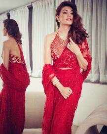 Jacqueline Fernandez Saree Looks: ग्‍लैमरस ब्‍लाउज के साथ इस स्टाइल से बांधे साड़ी, जैकलीन के फैशन सेंस से लें टिप्स