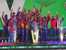 PSL: लाहौर को मात देकर कराची किंग्स पहली बार बना चैंपियन, बाबर रहे जीत के हीरो