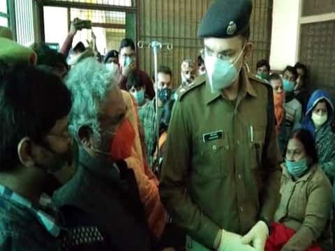 रायबरेली: मरणासन्न अवस्था में युवक को घर छोड़कर गए दोस्त, परिजन बोले- साथियों ने की हत्या रायबरेली: मरणासन्न अवस्था में युवक को घर छोड़कर गए दोस्त, परिजन बोले- साथियों ने की हत्या