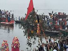 देखें तस्वीरें: वाराणसी में हुआ नाग नथैया लीला का आयोजन, कोरोना के खात्मे का दिया गया संदेश