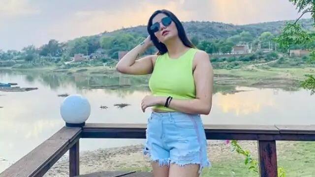 लोगों के बीच पॉपुलर हो चुकीं  सपना ने इसके बाद पीछे मुड़कर नहीं देखा और एक से बढ़कर एक म्यूजिक एल्बम रिलीज किए और देखते ही देखते सपना गांव की छोरी से ग्लैमर जगत का एक उभरता सितारा बन चुकी थीं. 