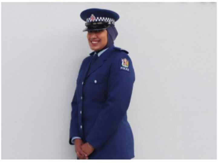 New Zealand Police introduces hijab to uniform to attract more Muslim women न्यूजीलैंड: महिला पुलिसकर्मियों के नए यूनिफॉर्म में हिजाब को मिली जगह, मुस्लिम महिलाओं को पुलिस में लाने कोशिश