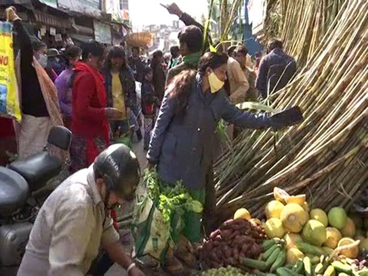 ban on people gathering in at chhath ghat in dehradun due to corona virus ann देहरादून: कोरोना काल में छठ घाटों पर रौनक गायब, बाजारों में जमकर खरीददारी कर रहे हैं लोग