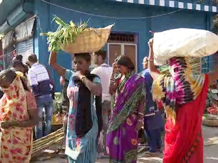 देहरादून: कोरोना काल में छठ घाटों पर रौनक गायब, बाजारों में जमकर खरीददारी कर रहे हैं लोग