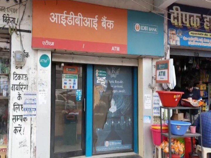 Bihar: Criminals robbing ATMs of gas cutters in Aurangabad at around Rs 22 lakh ann बिहार: औरंगाबाद में अपराधियों ने गैस कटर से एटीएम काटकर लूटे लगभग 22 लाख रुपये, जांच में जुटी पुलिस