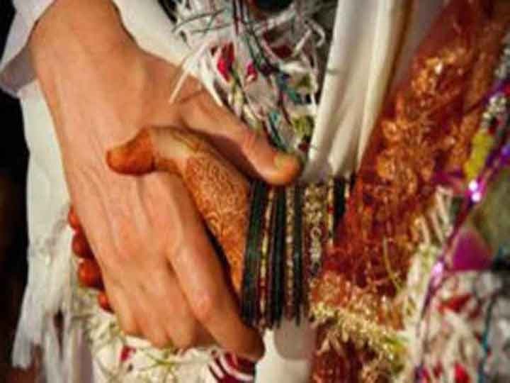 Pakistani man looking for fourth marriage girl, kept this strange condition चौथी शादी के लिए लड़की ढूंढ रहा है यह पाकिस्तानी शख्स, तीनों बीबीयां कर रहीं मदद
