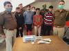 नोएडा पुलिस के कब्जे में महिला समेत पांच बदमाश, वाहनों में लिफ्ट देकर करते थे लूटपाट