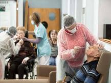 कोविड-19 के मरीज में लक्षण दिखने के शुरुआती दिनों में संक्रमण के प्रसार का ज्यादा खतरा, नए अध्ययन में आया सामने