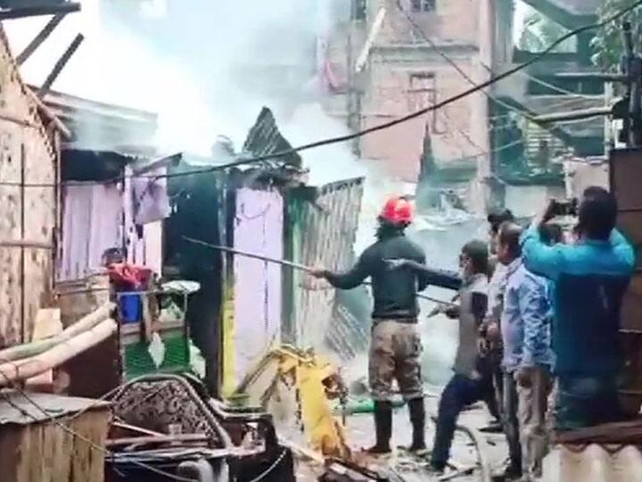 असम: जोरहाट में बड़ा हादसा, 10 से ज्यादा घरों में लगी भीषण आग