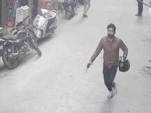 दिल्ली में बेखौफ बदमाश, बंदूक की नोक पर महिला से लूटी सोने की चेन