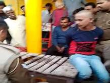 यूपी में बदमाशों के हौसले बुलंद, गांव में घुसकर पांच दबंगों ने की युवक से मारपीट की कोशिश