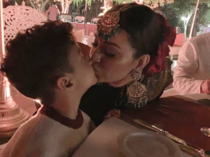 Kangana Ranaut shared sweet kiss from nephew and writes heart touching  message कंगना रनौत ने शेयर की भतीजे को Kiss करते हुए तस्वीर, लिखा दिल छू लेने वाला ये मैसेज