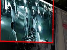 हमीरपुर: पुलिस थाने से महज 50 मीटर की दूरी पर हुआ सर्राफा व्यापारी का अपहरण, CCTV में कैद हुई वारदात