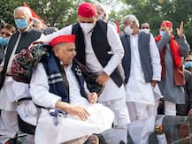 लखनऊ: सपा कार्यकर्ताओं पार्टी कार्यालय में मनाया मुलायम सिंह यादव का 82वां जन्मदिन, अखिलेश यादव ने कही बड़ी बात