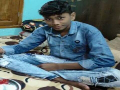 बिहार: बेगूसराय पुलिस ने 24 घंटे के अंदर स्वर्ण व्यवसायी के बेटे को किया बरामद, 2 आरोपी गिरफ्तार बिहार: बेगूसराय पुलिस ने 24 घंटे के अंदर स्वर्ण व्यवसायी के बेटे को किया बरामद, 2 आरोपी गिरफ्तार