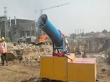 दिल्ली: वायु प्रदूषण को नियंत्रित करने के लिए लगाई गई 23 एंटी स्मॉग गन, 150 टैंकरों से हो रहा है पानी का छिड़काव